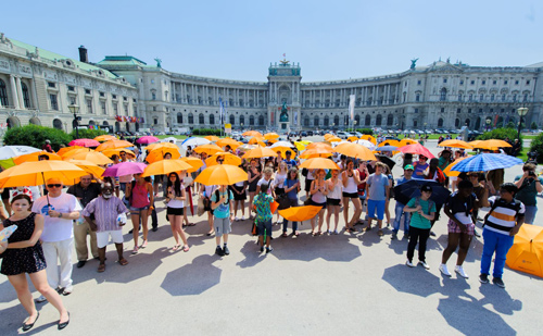 European Umbrella March, Heldenplatz